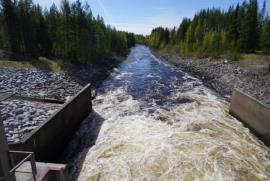 Under islagd tid till den 15 april får vattenståndet ej stiga mer än naturligt. Ormsjön avsänks jämnt och tidigt så att Rörströmssjön hinner avsänkas under sänkningsperioden innan vårfloden.