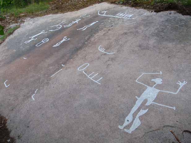 Brastad 16:1 Beskrivning: Hällristningsområde, 12,8x4,4 m (ÖSÖ- VNV), bestående av 2 hällristningsytor.