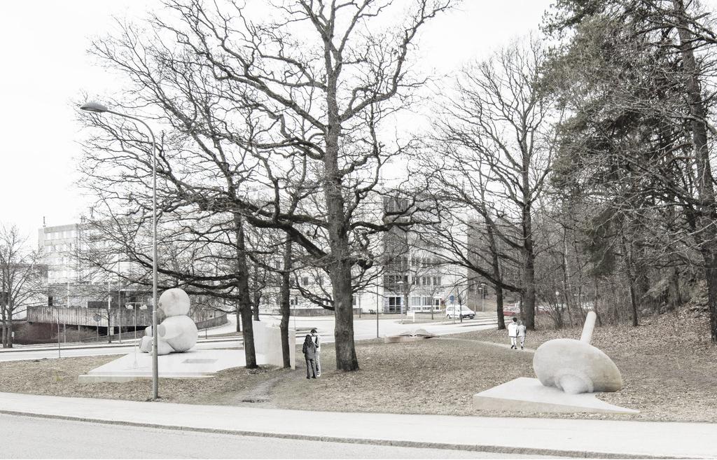 ANDENS KORSNING I korsningen Vårbergsvägen/Vårholmsbackarna, mitt emot Vårbergs Sjukhem, placeras avgjutningen av byggnadens norra fasad.