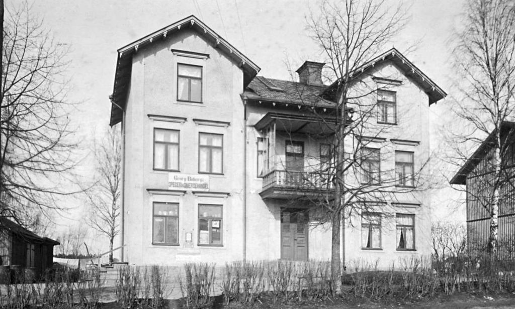 Noackshuset Ydrevägen 13, huset hette Fristad men kallades Noackshuset efter ägarna. Huset byggdes i början av 1890-talet av bröderna Alfred och Oscar Noacksson från Ivranäs i Malexander.