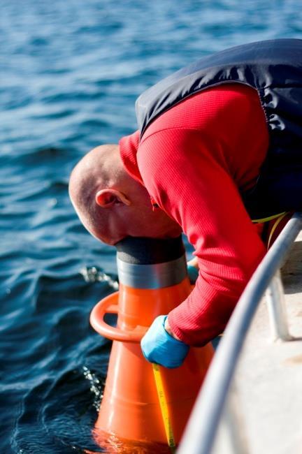 Medins Havs- och Vattenkonsulter AB Siktdjupet under sommarmånaderna varierade mellan 3, och 14, meter i hela provtagningsområdet.
