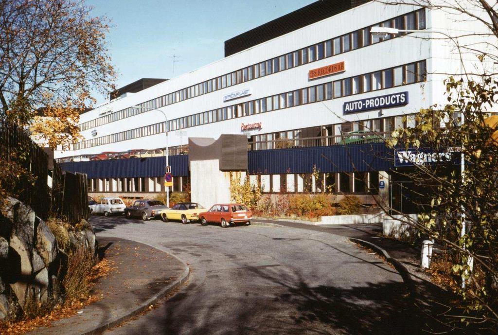 Foto föreställer Fastigheten Vandenbergh 9 sett från Mariehällsvägen.