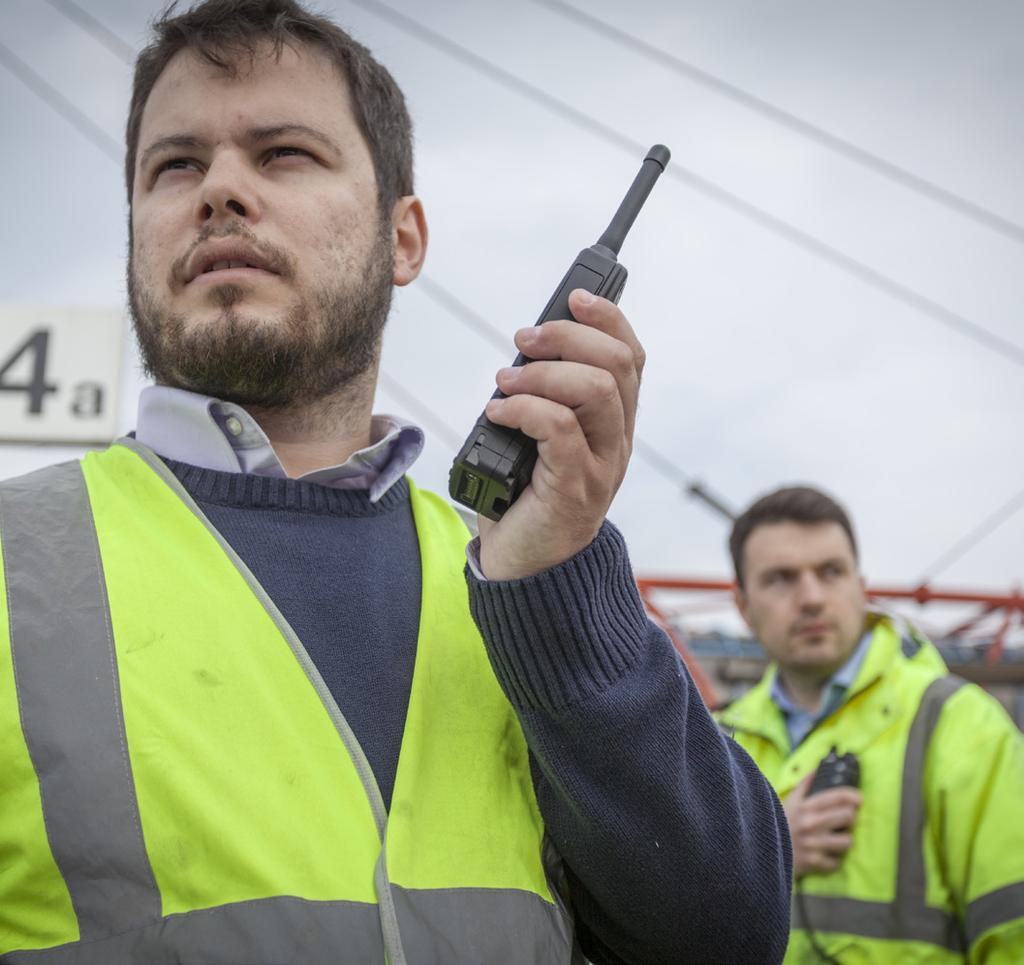 SEPURA SC20-SERIEN NÄSTA GENERATION SC20-serien har vidareutvecklats för att klara de största utmaningarna för radiokommunikation genom att kombinera databärare för höga hastigheter, som Wi-Fi och
