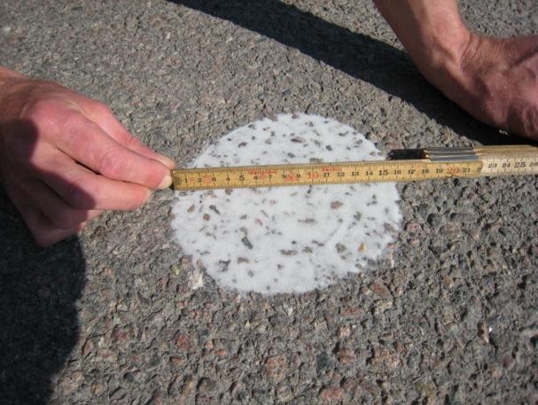 Inom varje sådan del söks profildjupet vilket är avståndet från baslinjen till