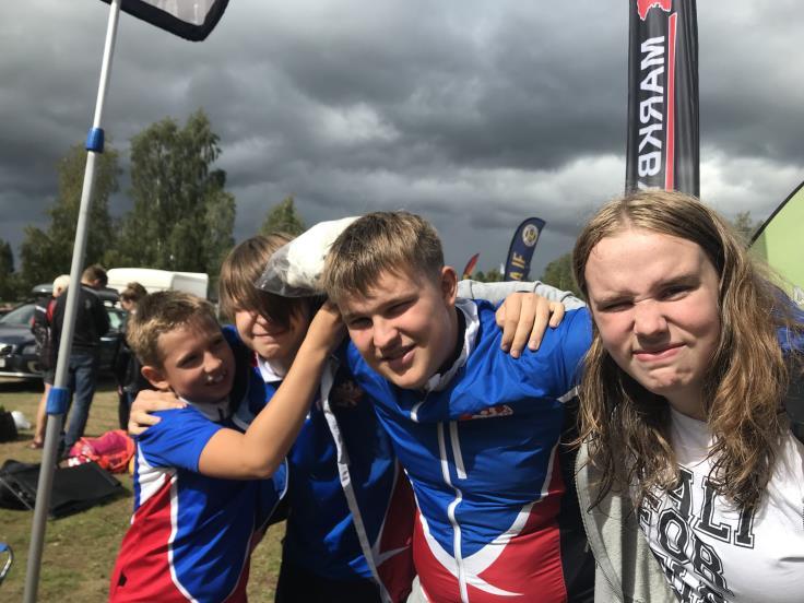 Medel utanför Skara Sommarland Den 25/8 var det DM medeldistans med Arena på Skara Sommarlands camping.