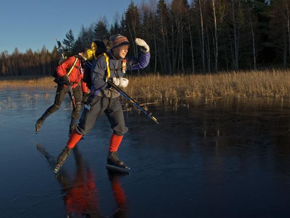 Bedömningsaspekter 4B Isbedömning Isen ska vara: Bärig Ska hålla