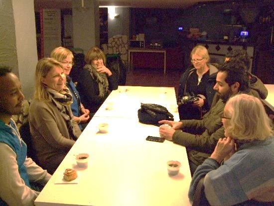 UNGDOMSKOMMITTÉ MOT RASISM UNGDOMSKOMMITTÉN MOT RASISM I TROLLHÄTTAN HAR BILDATS FÖR UNGDOMAR SOM VILL ENGAGERA SIG FÖR INTEGRATION, MOT RASISM, DISKRIMINERING OCH SKAPA BÄTTRE MÅNGFALD.
