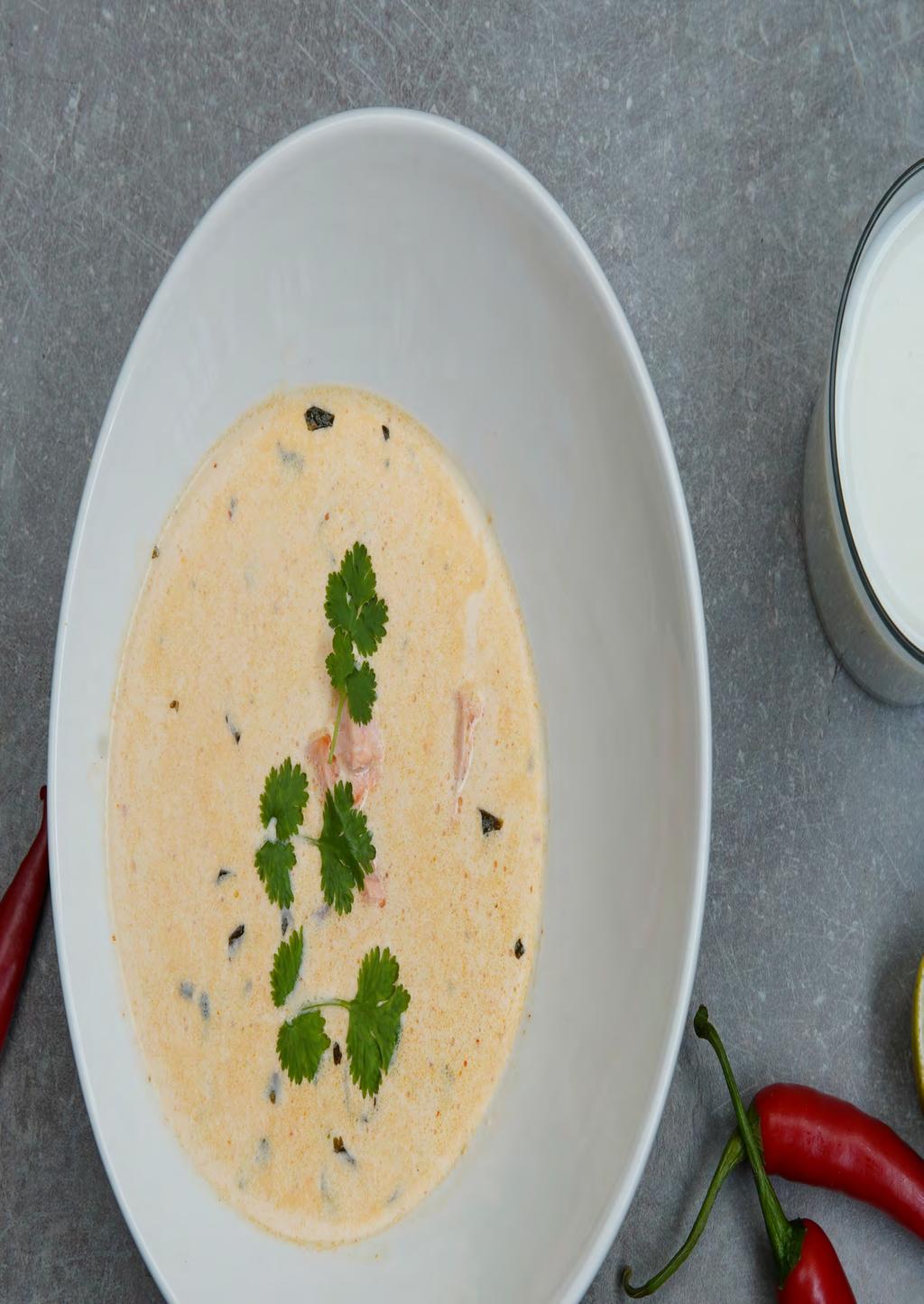 Thaisoppa FISK med fisk FISK Laxlasagne med örtmajonnäs Tomatsås 50 g Valio Eila Laktosfritt Smör 1,5 L Krossade tomater 500 g Fryst bladspenat 200 g Gul lök 100 g Strimlad fänkål 100 g Strimlade