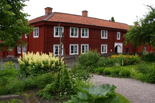Jag köpte boken när jag såg att däri låg ett kuvert med ett kort brev inuti.