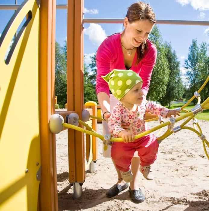 FINNO - ABC 104120M TINO 18,4 m2 eller fastsättning på mark DEN NYA PRODUKTSERIEN ABC FÖR SMÅ BARN GER, PRECIS SOM ALLA ANDRA PRODUKTER FRÅN LAPPSET, EN SÄKER MILJÖ DÄR BARNEN KAN