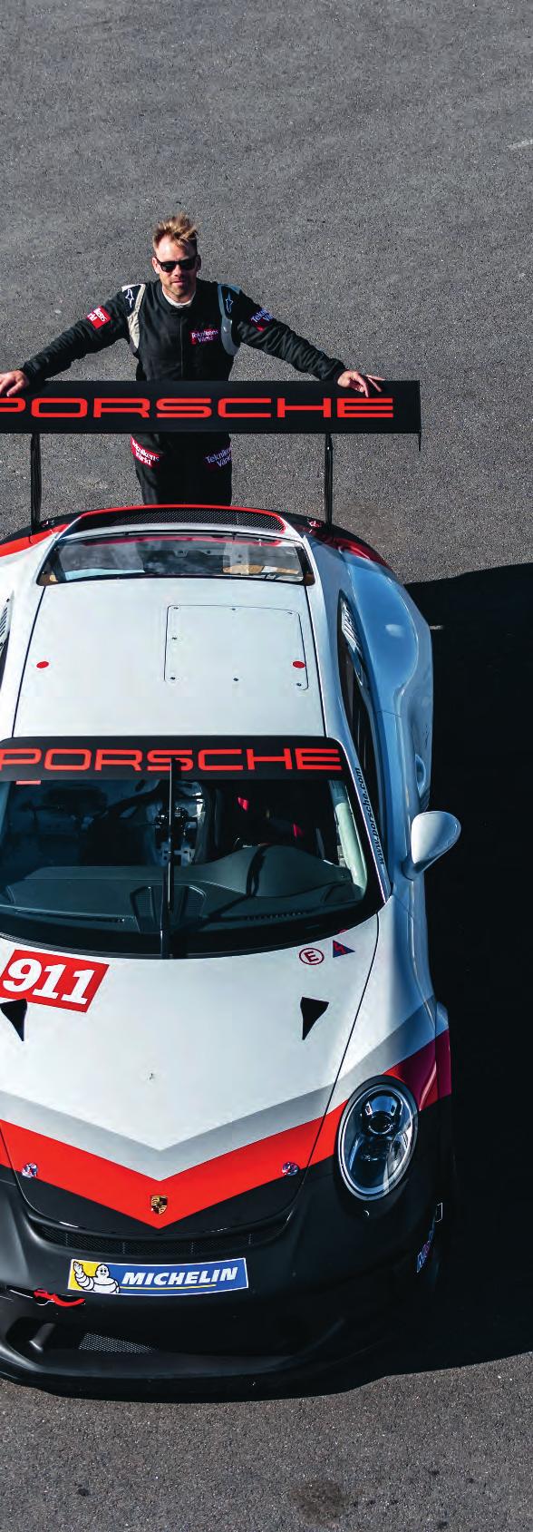 G G G Mantorp Park visar upp sig från sin absolut bästa sida när vi är på plats för att köra den senaste inkarnationen av Porsche 911 GT3 Cup.