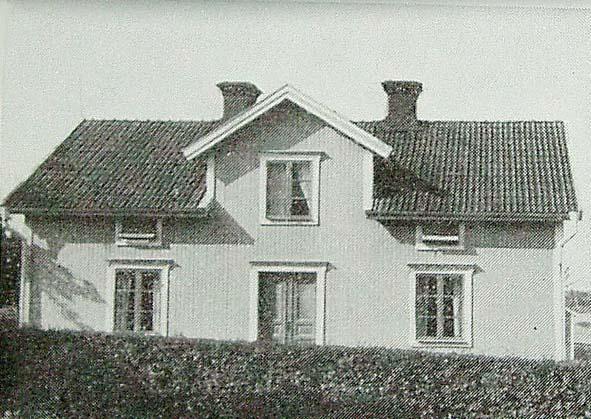 1 RIDDAREGÅRDEN Torp nr Fastighetsbeteckning Backstuga 2 1:25 Hagalund 1 Smedjegatan 20 Backstugan finns på Häradsekonomisk karta 1868-77, markerat med Bs.