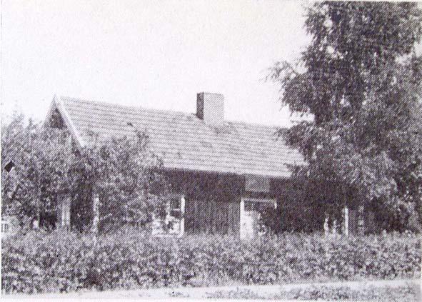 1 RIDDAREGÅRDEN Torp nr Fastighetsbeteckning Backstuga 9 1:71 Karlstorp 2 Backstugan finns på Häradsekonomisk karta 1868-77, markerat med Bs.