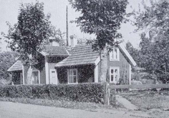 1 RIDDAREGÅRDEN Torp nr Tidigare fastighetsbeteckning Torp 17 1:122 Fredrikslund Torpet finns på Häradsekonomisk karta 1868-77, markerat med T 5.