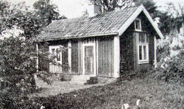 2:3 SKATTEGÅRDEN Torp nr Tidigare fastighetsbeteckning Backstuga 35 2:11, 2:12 Ekeberg, Morlidsvägen 17B Torpet finns på Häradsekonomisk karta 1868-77, markerat med Bs.