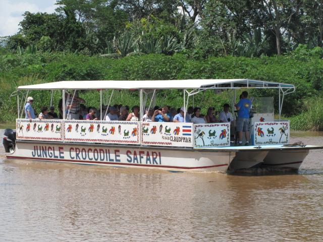 Dag 11 - Jungle crocodile safari Idag skall vi vara med om en unik turistattraktion som ligger bara 30 minuter från Jaco.