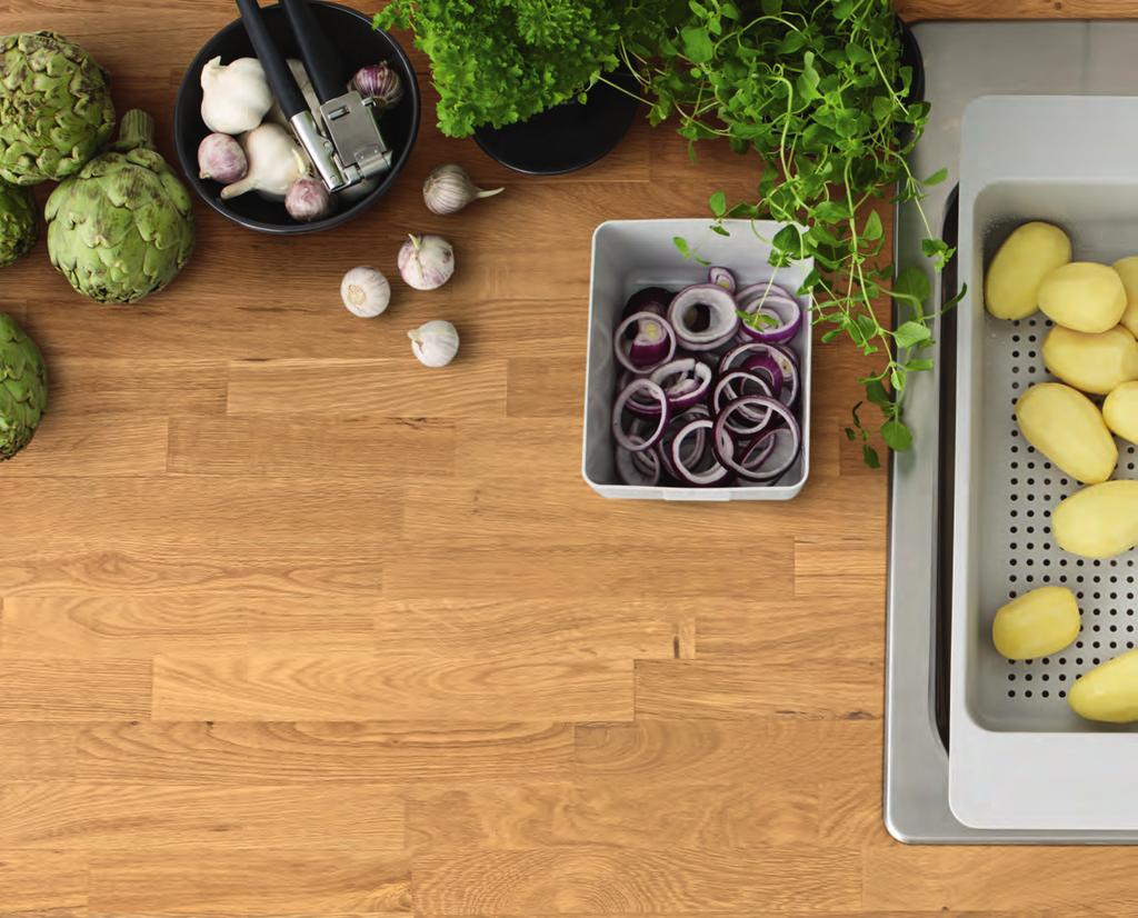 GRUNDVATTNET matta placeras i botten av diskhon när du förbereder mat, för att sedan enkelt samla ihop