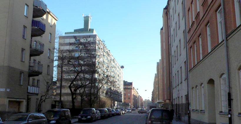 SID 3 (6) Östgötagatan Gällande planer För fastigheten gäller detaljplan Pl. 4614 samt tilläggsplan TDp 2003-1110095-54 som upphäver förbud mot att inreda vind.