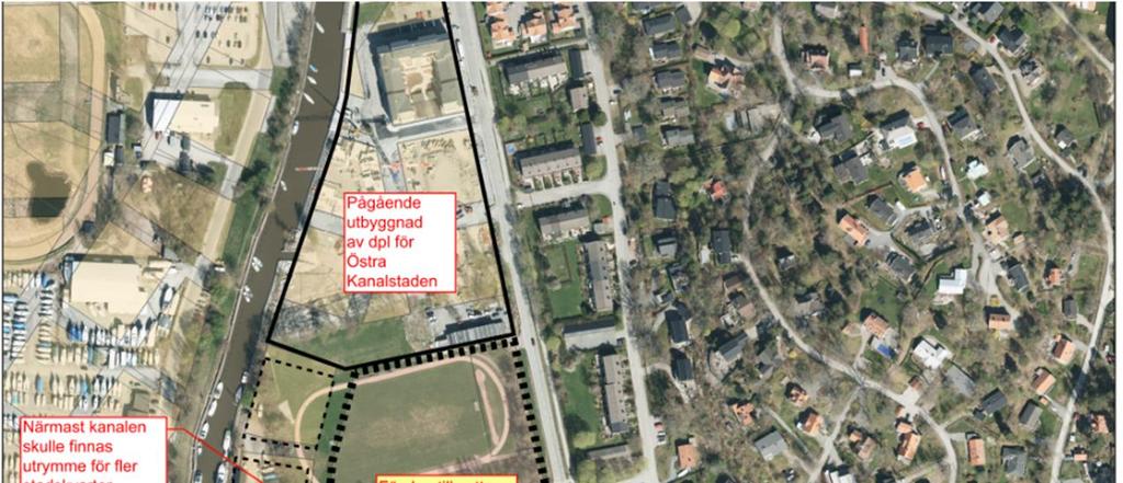 Figur 2 Svart streckat område visar planerad tomt för skolbyggnad.