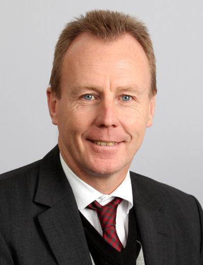 Andreas Holmgren Chef Sektionen för sjötrafik och flygplatser Tfn