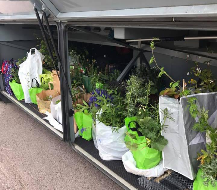 Torktiden är kort och man kan hämta sitt alster efter 2 dagar. Oömma kläder gäller. Tid: tisdagen 20 februari kl 18.00-21.00. Komihågruta Plats: Lyftdon, Dalhemsvägen 35, Huddinge.