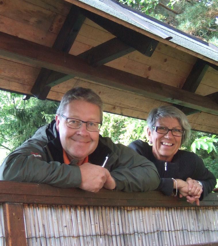 Föredrag i samband med årsmötet: Våtbäddar och andra mindre fuktiga rabatter torsdagen 8 mars Några av oss besökte Peter och Monica Knutsson på vår trädgårdsresa 2014.