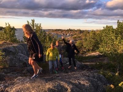 njuter - parallellt som vi tränar och reflekterar kring ledarskap. Vår pedagogik är att göra.