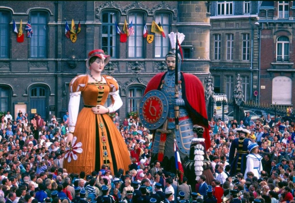 Nästan alla europeiska länder ingår i konventionen om tryggande av det immateriella kulturarvet I alla kartläggs det levande kulturarvet och skyddsarbete bedrivs i vanliga människors vardag och fest,