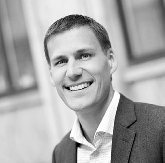 Jenni har även arbetat som affärsområdeschef på Global Health Partner och arbetar idag som CFO och IR-ansvarig på Promore Pharma. Hon är även styrelseledamot i The C Story AB.