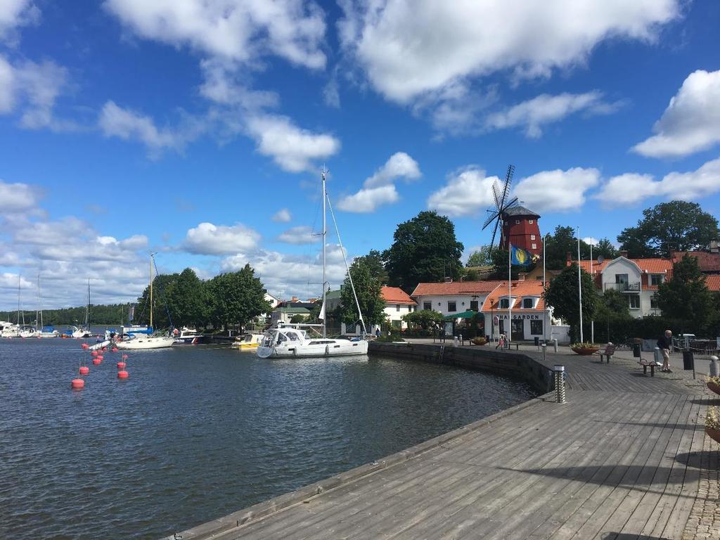 Bakgrund och syfte Bakgrund Strängnäs kommun arbetar med att lyfta och stärka handeln i kommunen, detta sker bland annat genom framtagande av en ny handelspolicy som fokuserar på handeln både i