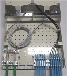 Skarvning av tubkabel mot mikrokabel Skall NS4 användas vid en förgreningspunkt vid en fastighetsområdesnod (fiberoptisk spridningspunkt) finns tillbehör för infästning av mikrodukter och