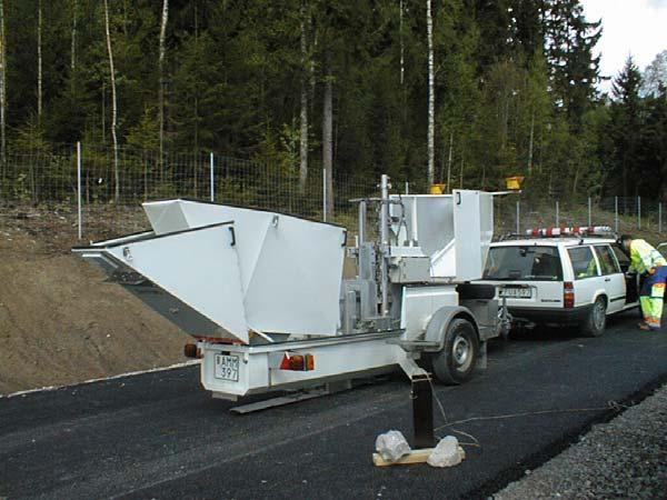 12 Exempel på resultat från triaxialförsök Permanent deformation 1 Deviatorspänning q [kpa] 8 6 4 Belastning 1 Belastning 2 Belastning 1 Efterpackning Post Compaction
