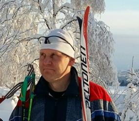 skidåkning. Tidigare tävlat från ungdoms- till seniorklass.