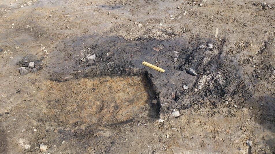 Figur 7. Plan över schakt (OS) 398. A441 Anläggningen har tolkats som en härd/härdbotten. Härden hade rektangulär form i ytan och var 1,84 x 1,26 m stor i plan.