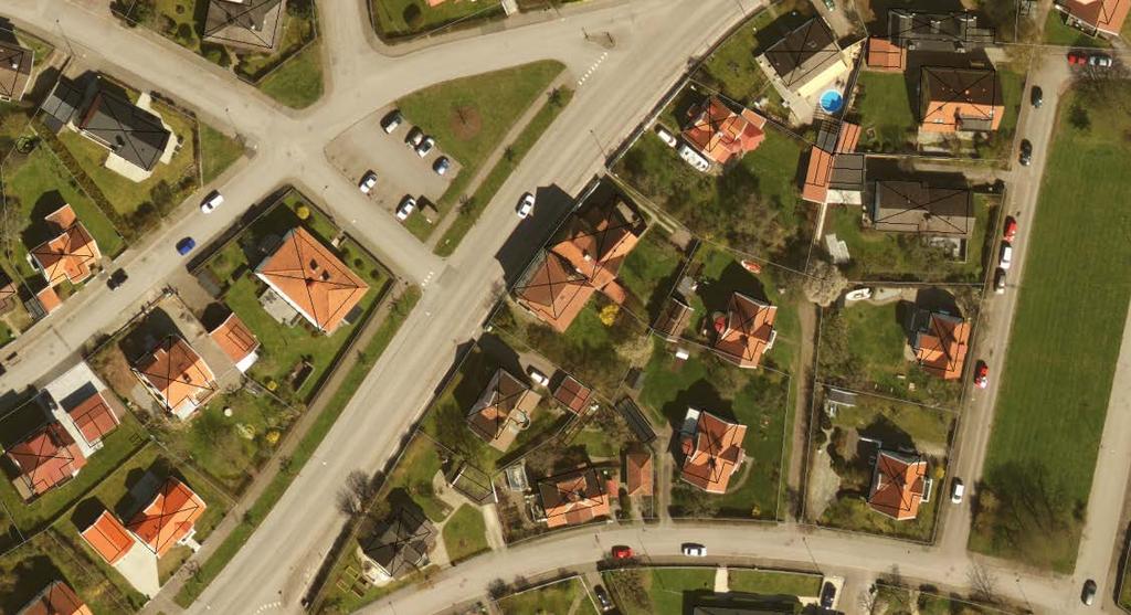 Datum 2018-03-14 2 (6) Bild 2: Flygfoto över området. Fastigheten markerad i röd. Bakgrund På fastigheten Resedan 4 finns ett tidstypiskt hus från slutet av 40- talet.