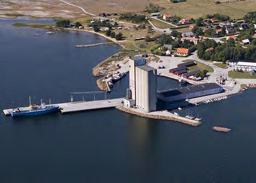 1.3 Idé, koncept & målsättning Idé - Vad är vår intention? Det nya förslaget tar utgångspunkt i platsen och dess potential. Hamnen är idag utformad som en brukshamn med en rå och funktionell karaktär.