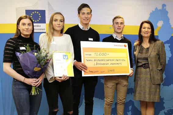 På bild: Moa Ehnö, Emmy Johansson, Pontus Tornberg och Axel Eklund- Bona tillsammans med EUoch handelsminister Ann Linde.