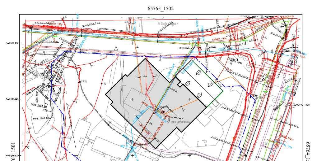 Sidnr: 15 Enligt ett flödesdiagram skulle ett flöde på 186 l/s och med ledningar som lutar omkring 1,6 % behöva en dimension på mellan 300 och 400