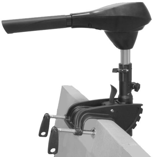 INSTALLATION OCH DRIFT AV TROLLINGMOTOR Installation - akterfäste OBS! R3-30 och R3-40 kan användas på akterspeglar upp till 7,62 cm (3 in.).