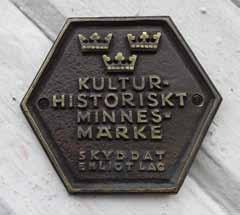 Detta minnesmärke finns nu på Bergströmska
