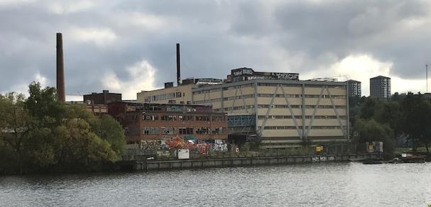 Området avgränsas av Liljeholmsviken i norr, Lövholmsvägen i söder, stadsdelen Gröndal i väster och Trekantsvägen i öster. Del av planområdet sett från Hornstull. Bild: Stadsbyggnadskontoret.