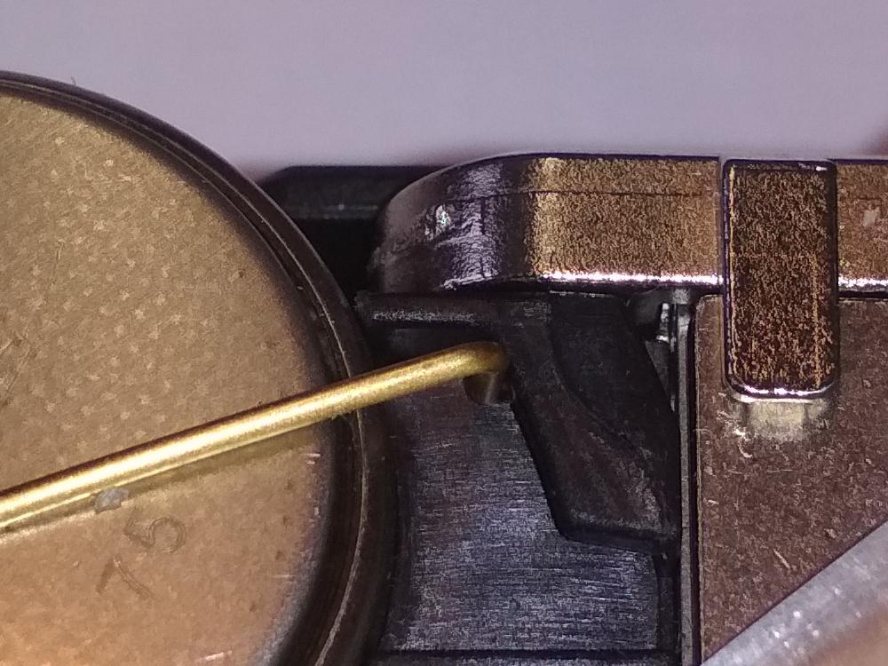 i urtagen tills locket hoppar ut. 3.