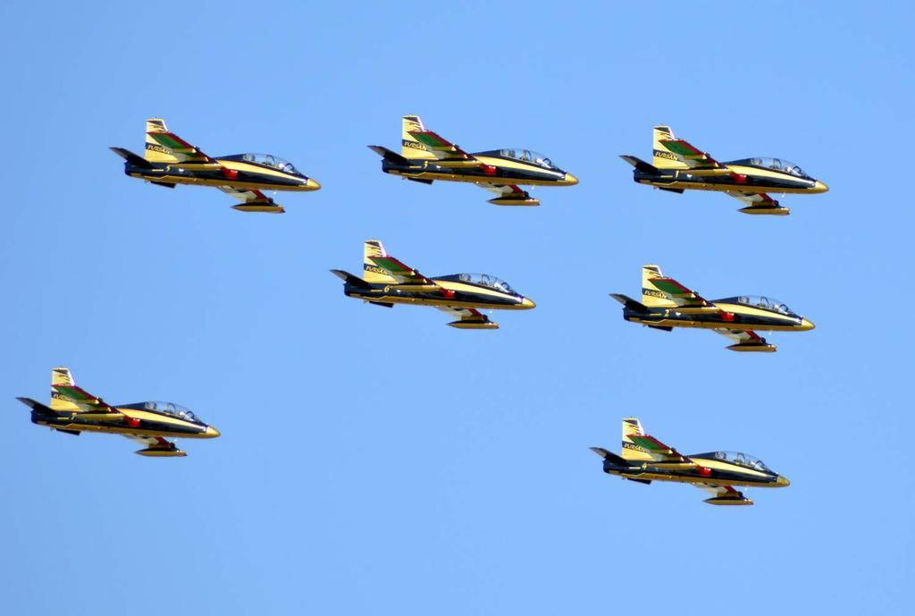 Dubai Airshow 2015 Uppvisningsgruppen Al
