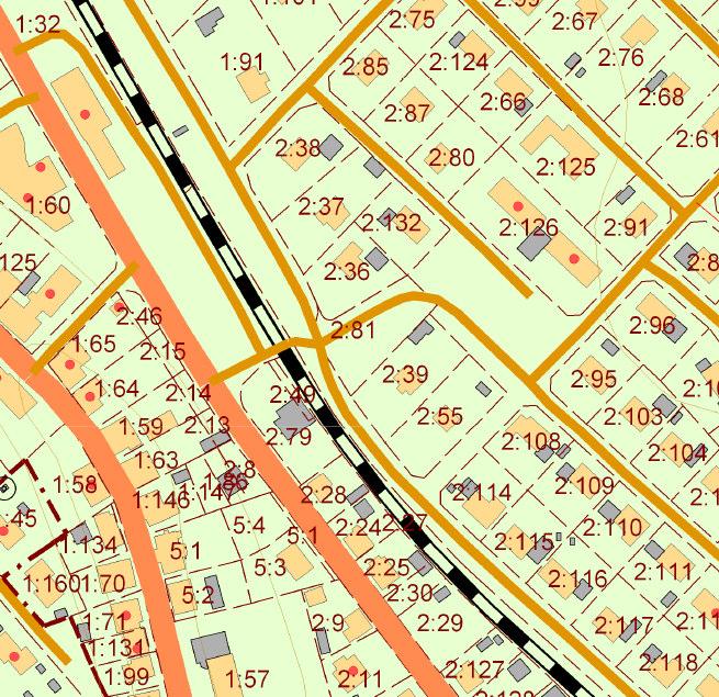 Trafik I korsningen mellan Karlavägen och Långgatan bildas, i och med anslutningen till riksvägen över järnvägen, i nuläget en fyrvägskorsning där trafikreglerna upplevs som mycket otydliga.