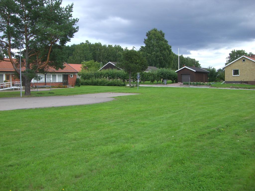 Program för fastigheterna Högsby 1:32 och Högsby 2:81 Dnr: BYGG 2011:194 Samrådsbeslut MN 20110823 61 Vegetation Vegetationen utgörs i huvudsak av en klippt gräsplan.