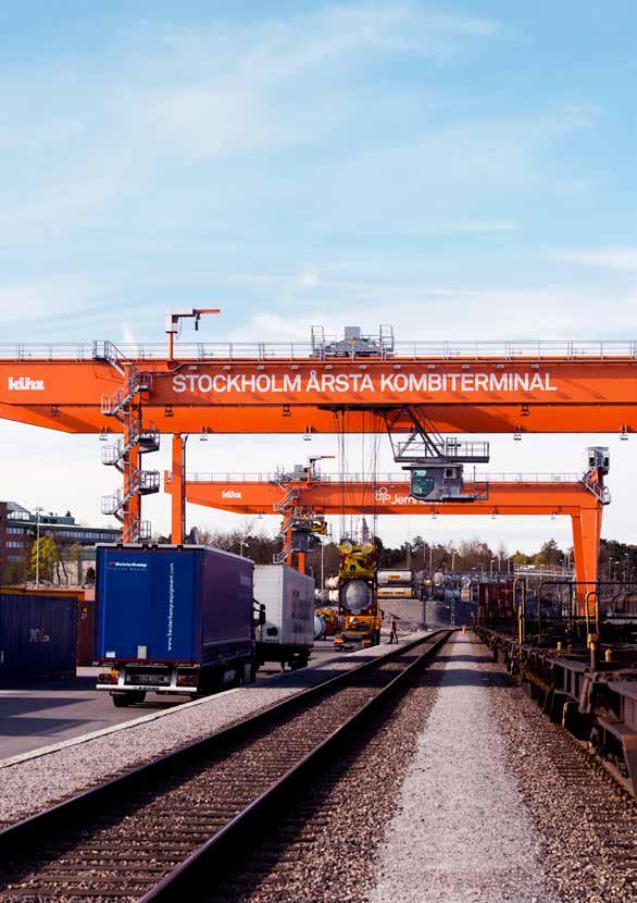 5 Gods på järnväg och vatten Stockholm är en knutpunkt i det nationella järnvägsnätet och stadens hamnar och kajer utgör en viktig del för Stockholms tillgänglighet.