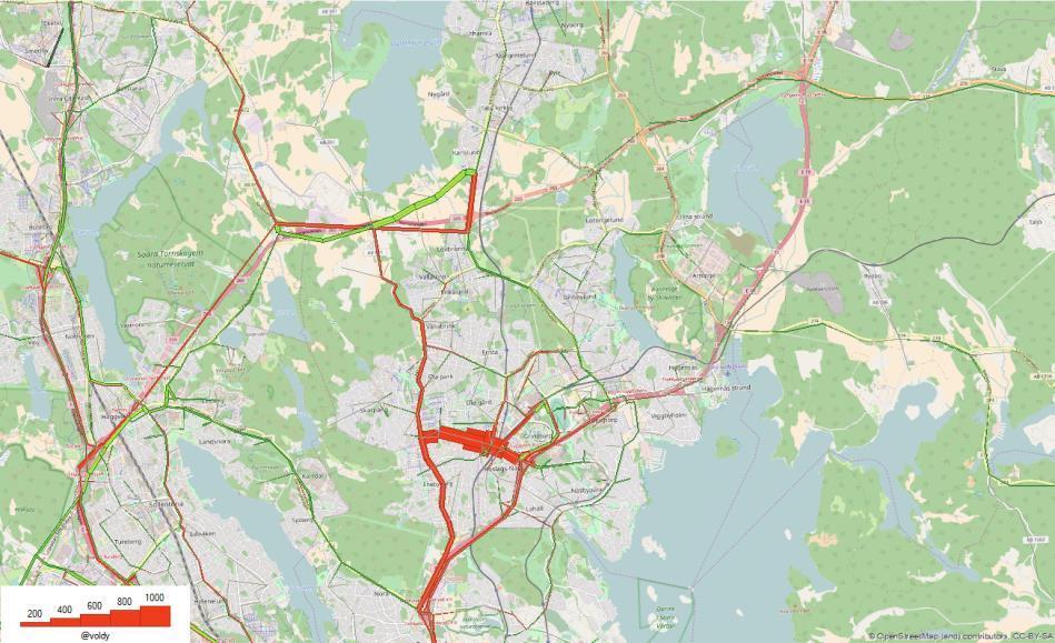 Röda länkar har högre trafikflöde i scenario 2a medan gröna länkar har lägre trafikflöde i scenario 2a.