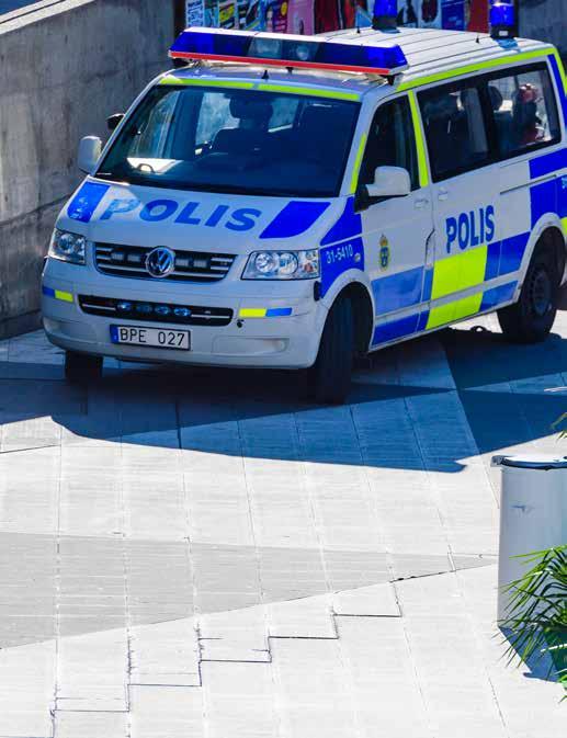 SAMARBETE MED STADEN OCH POLISEN City i Samverkan, Norrmalms stadsdelsförvaltning, Polisen och stadens olika förvaltningar träffas kontinuerligt och samverkar i det brottsförebyggande arbetet för att