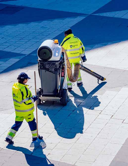 PLOCKSTÄDNING På uppdrag av Trafikkontoret ansvarar City i Samverkan för tolv plock städare som håller cityområdet rent och snyggt måndag till söndag under dagtid.
