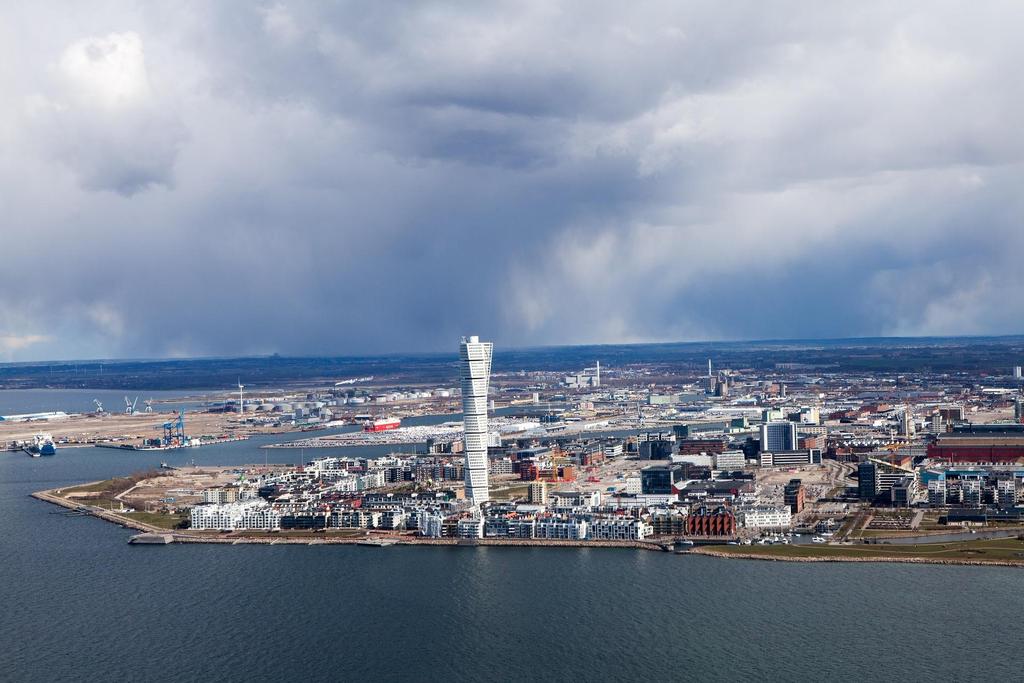 Moderbolagets Resultaträkning Not 2016 2015 Nettoomsättning 2-356 Administrationskostnader 3, 4, 5-6 876-5 753 Rörelseresultat -6 876-5 397 Utdelning från dotterbolag - 9 300 Resultatandel från